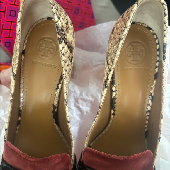 Tory Burch Jessa Loafer Velvet with Snake - Picture 2 of 6